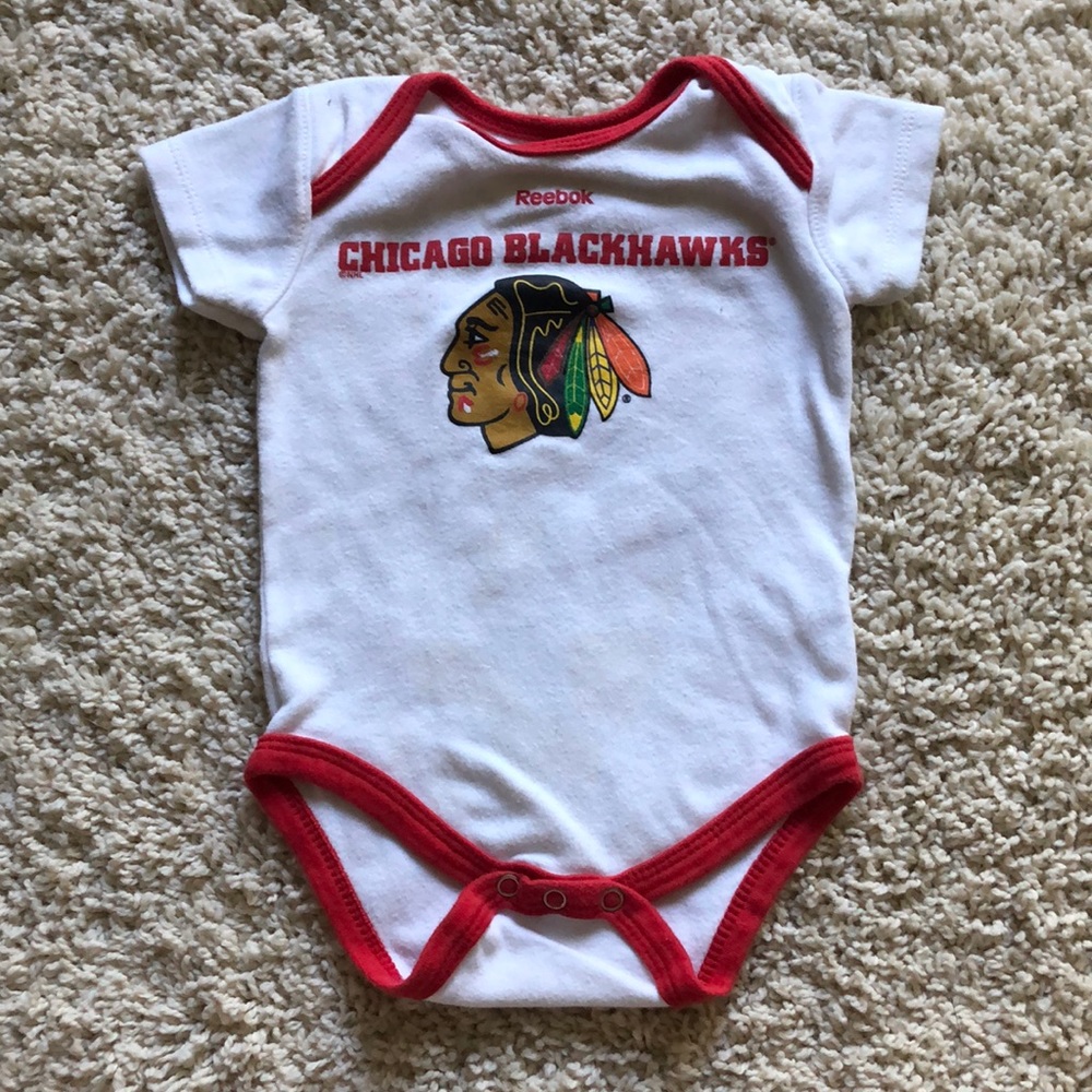 Chicago BLACKHAWKS Onesie REEBOK 6-9 months